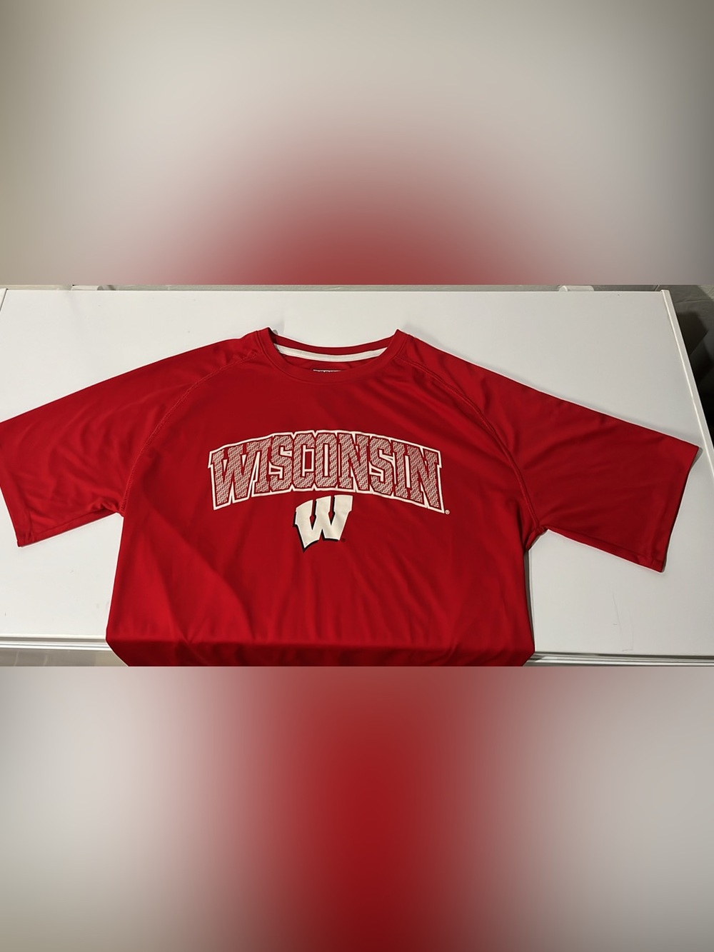 UW Madison Wisconsin athletic shirt men’s Medium (38/40)